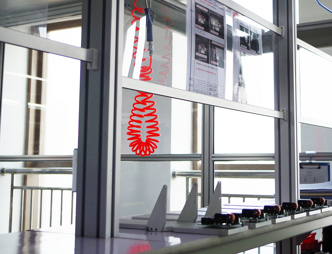 1653360125146870.jpg 光學(xué)車間.JPG